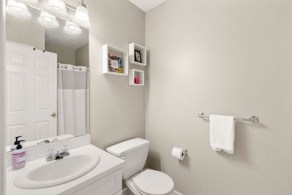 1 Riverview Blvd # 203 Unit: 2-203