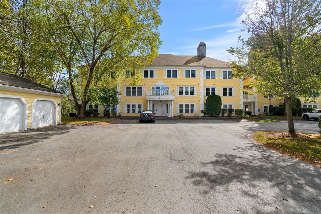 1 Riverview Blvd # 203 Unit: 2-203