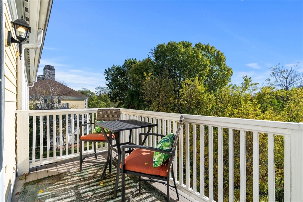 1 Riverview Blvd # 203 Unit: 2-203