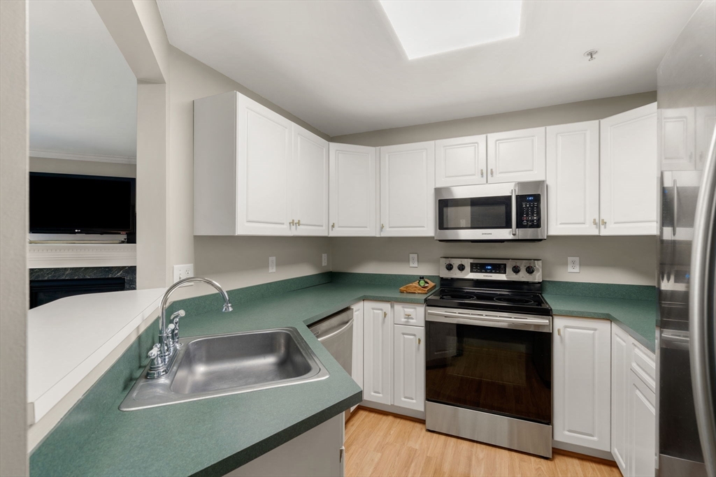 1 Riverview Blvd # 203 Unit: 2-203