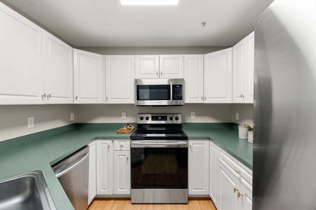 1 Riverview Blvd # 203 Unit: 2-203