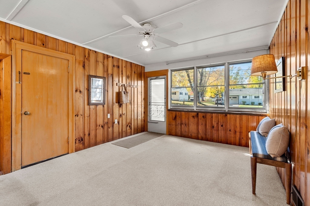 26 Mary Lou Ln