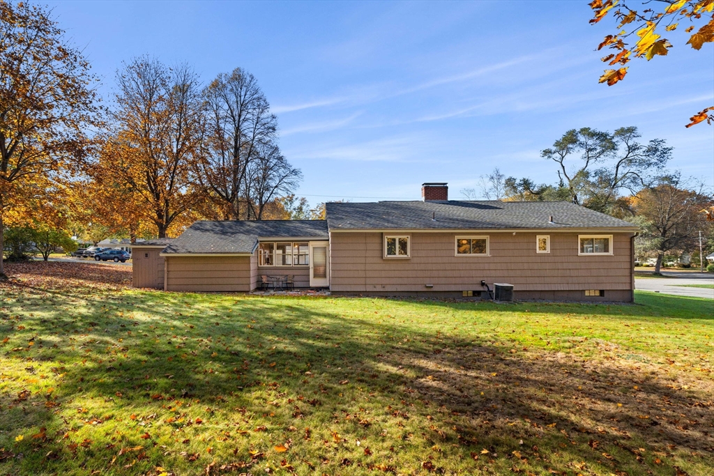 26 Mary Lou Ln