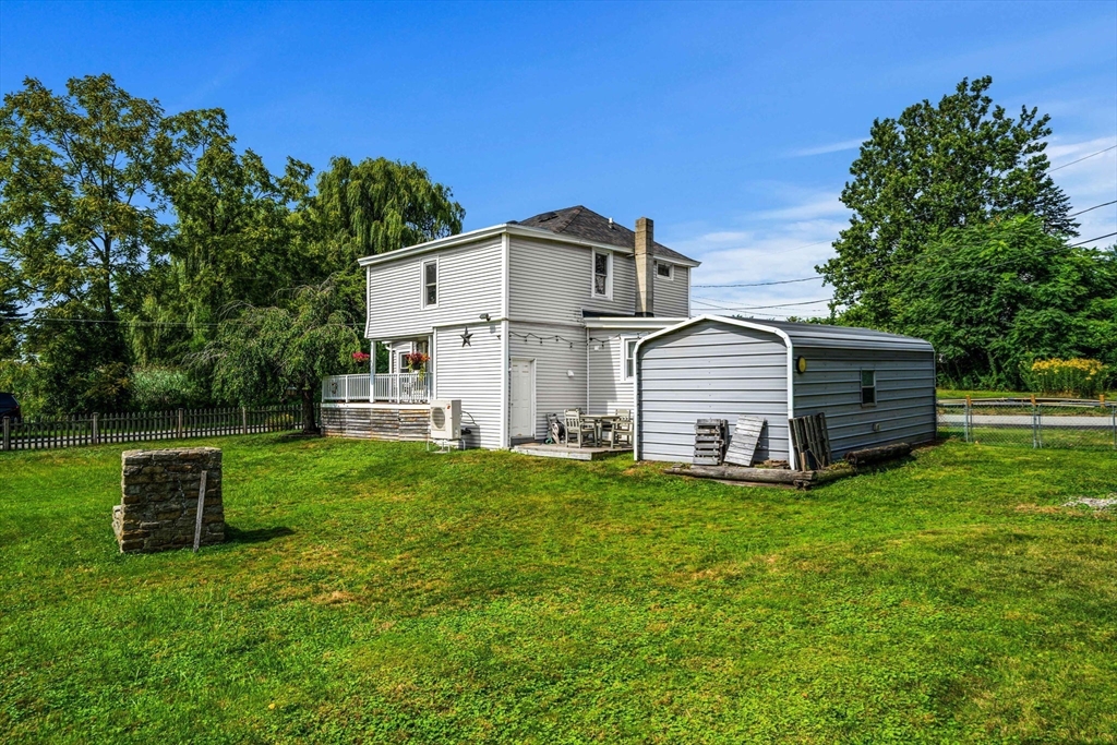 22 Loring Rd