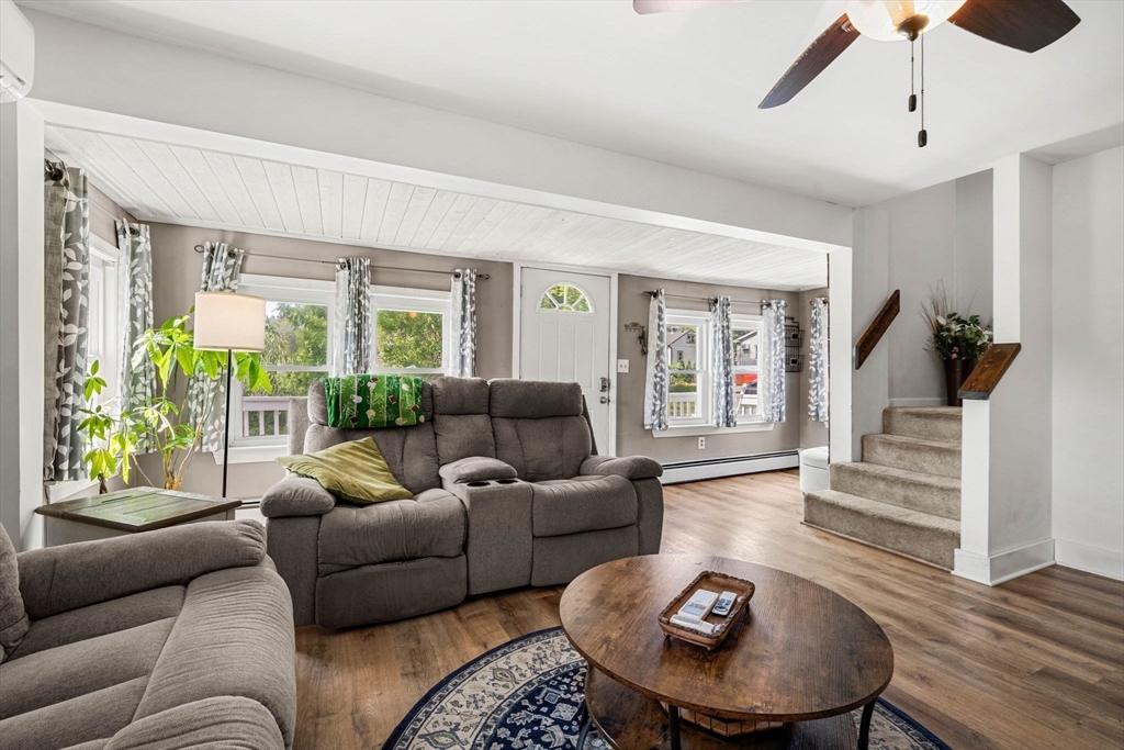 22 Loring Rd
