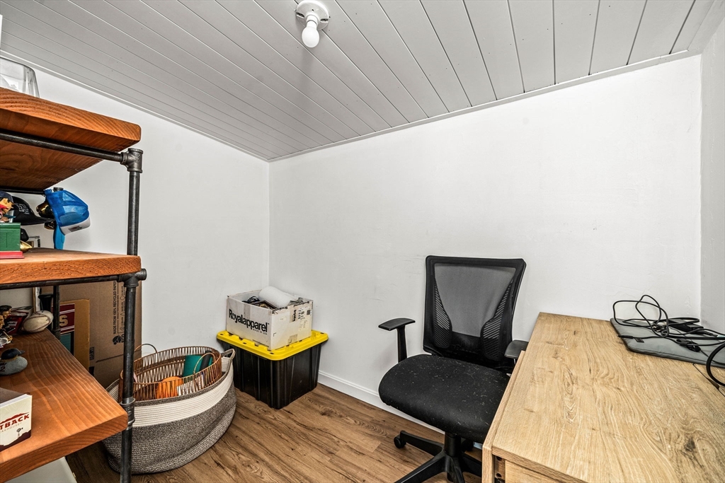 22 Loring Rd