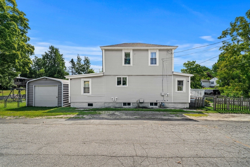22 Loring Rd