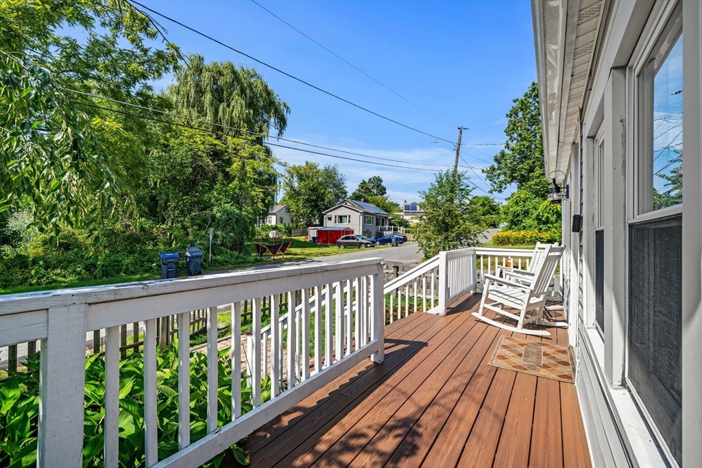 22 Loring Rd