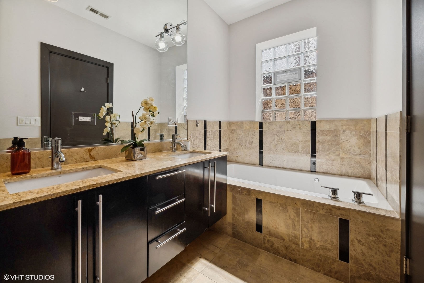 1840 N Damen Avenue Unit: 3S