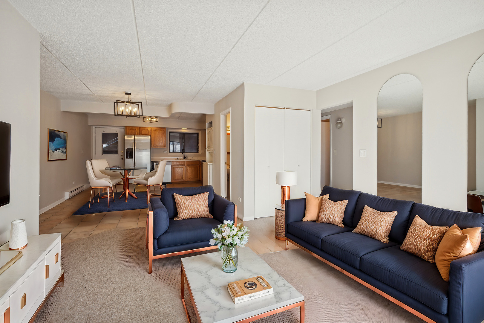 942 N Rohlwing Road Unit: 101F