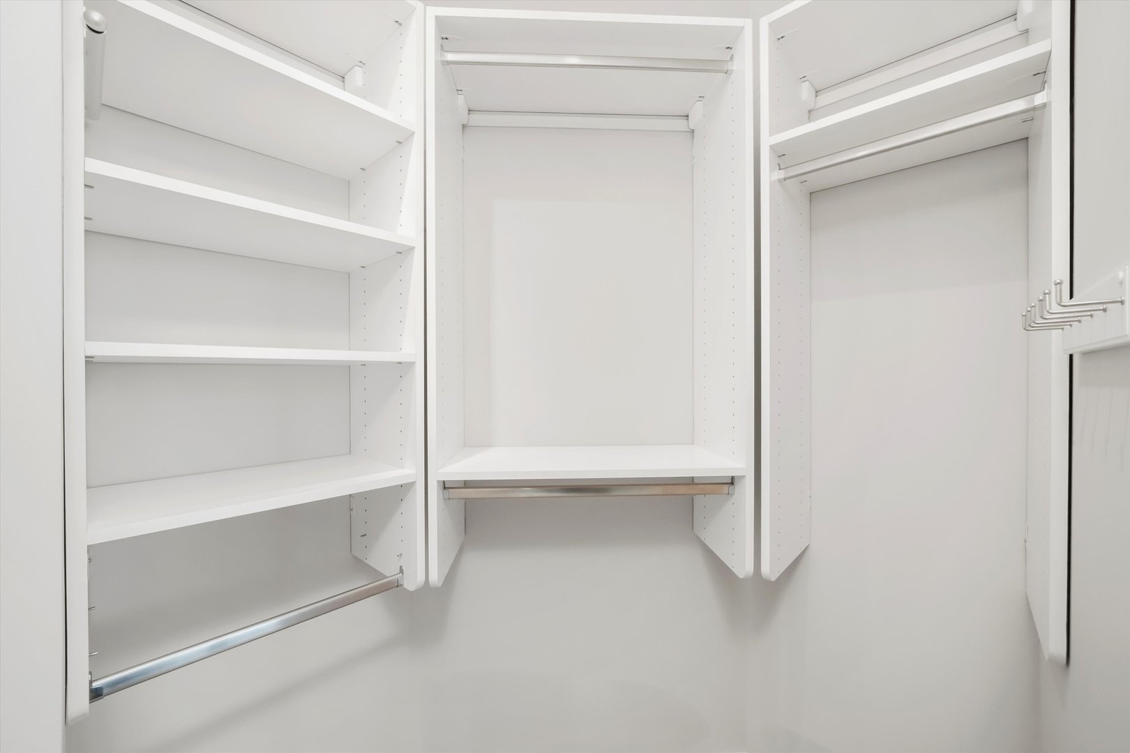 125 S Jefferson Street Unit: 1702