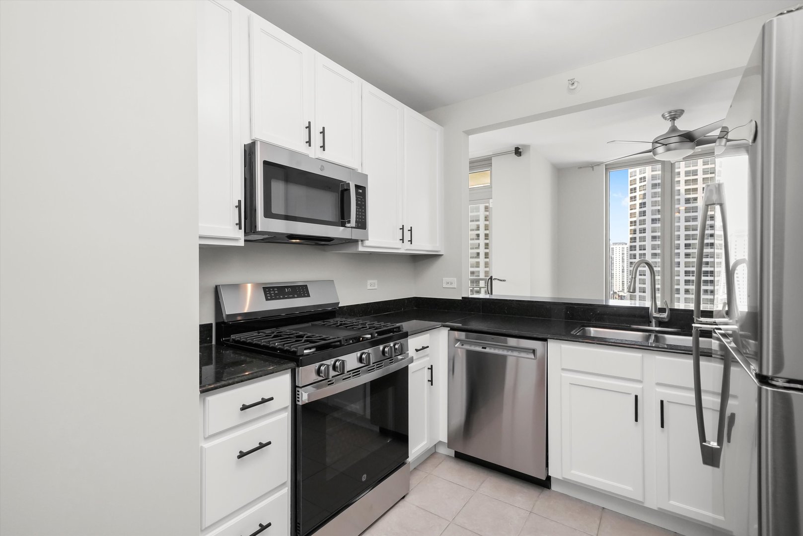 125 S Jefferson Street Unit: 1702