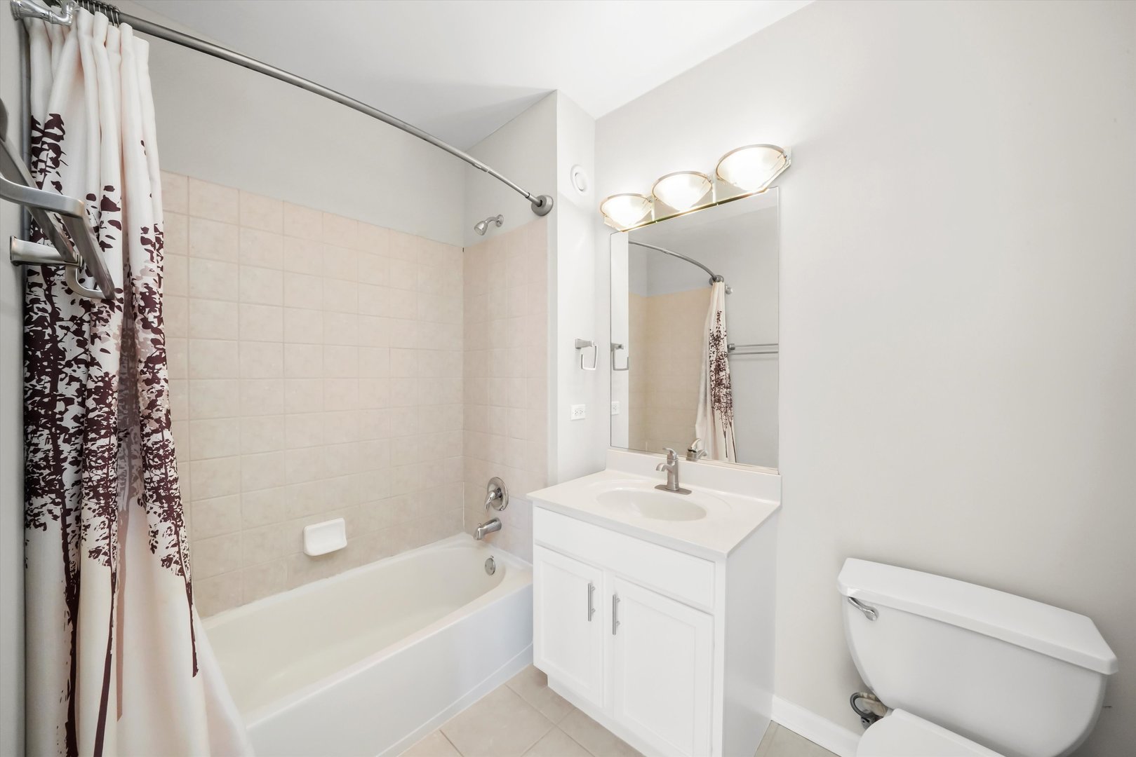 125 S Jefferson Street Unit: 1702