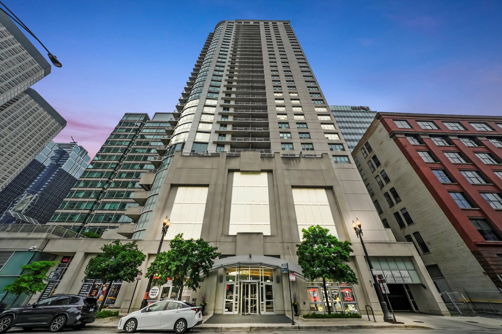 125 S Jefferson Street Unit: 1702