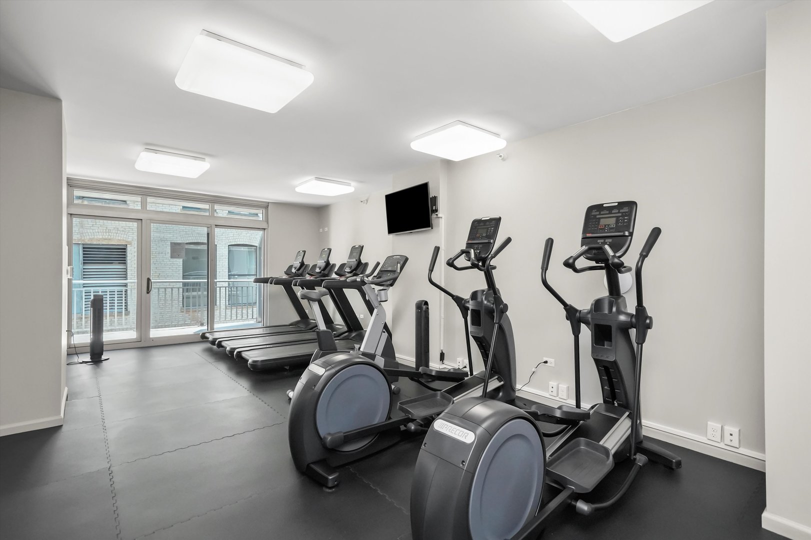 125 S Jefferson Street Unit: 1702