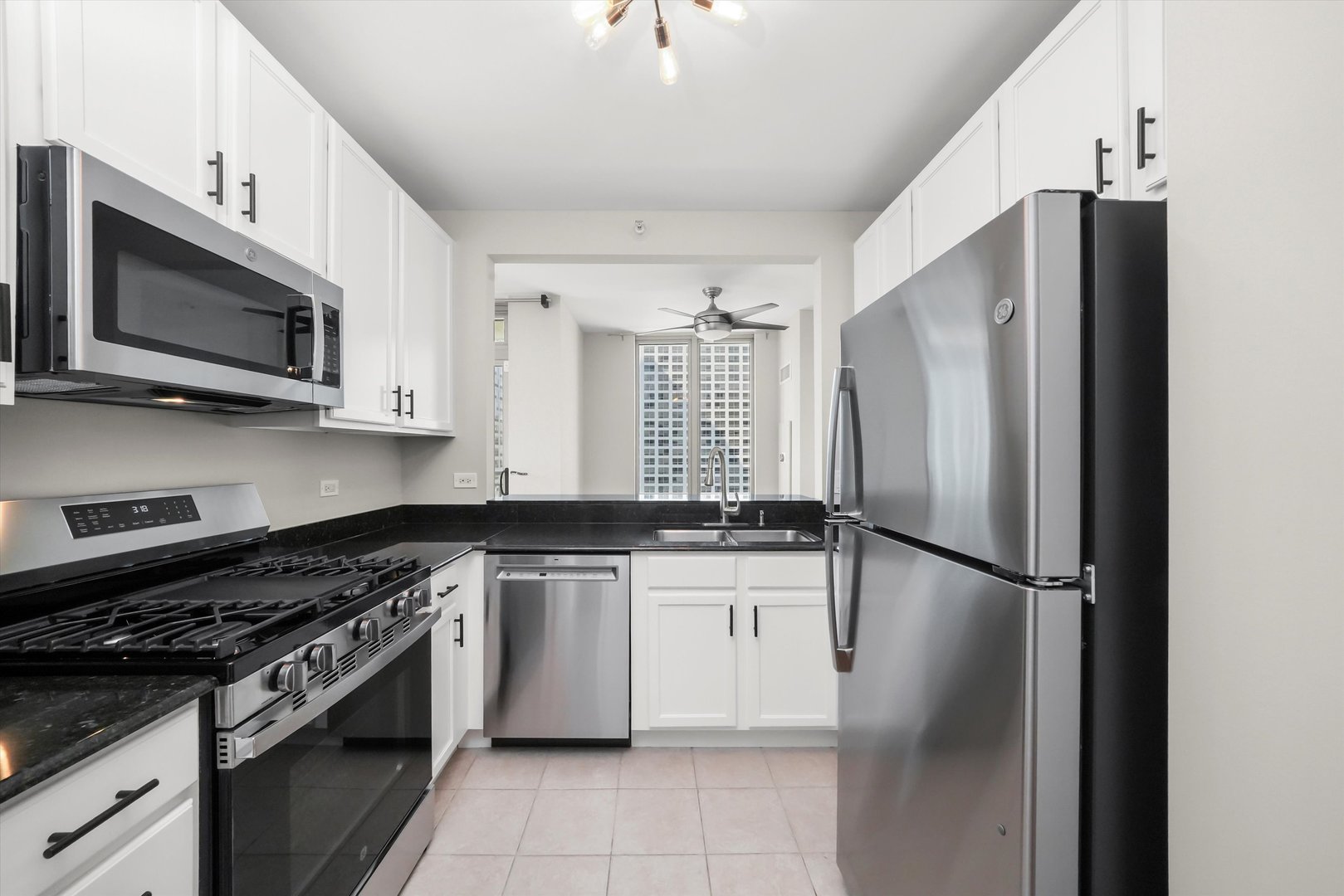 125 S Jefferson Street Unit: 1702