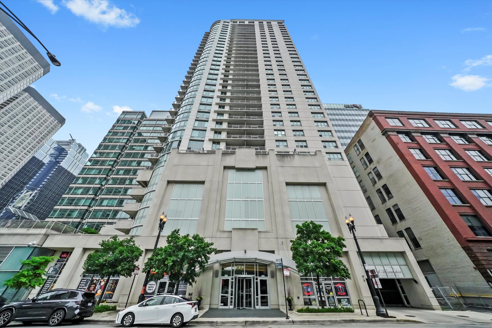125 S Jefferson Street Unit: 1702