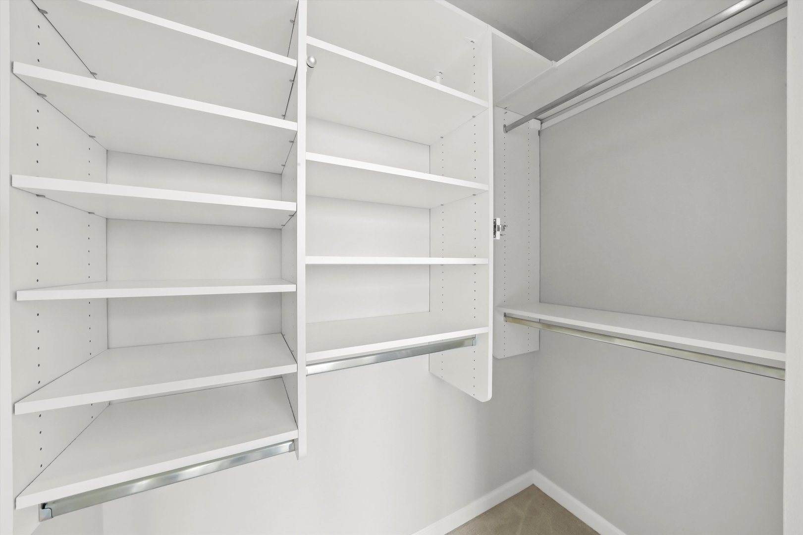 125 S Jefferson Street Unit: 1702
