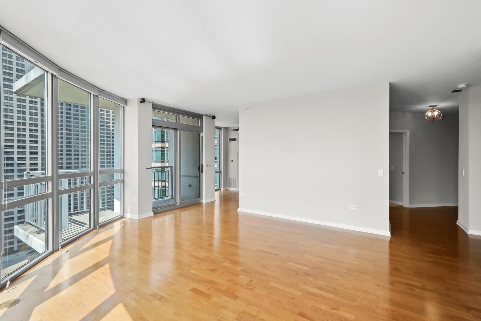 125 S Jefferson Street Unit: 1702