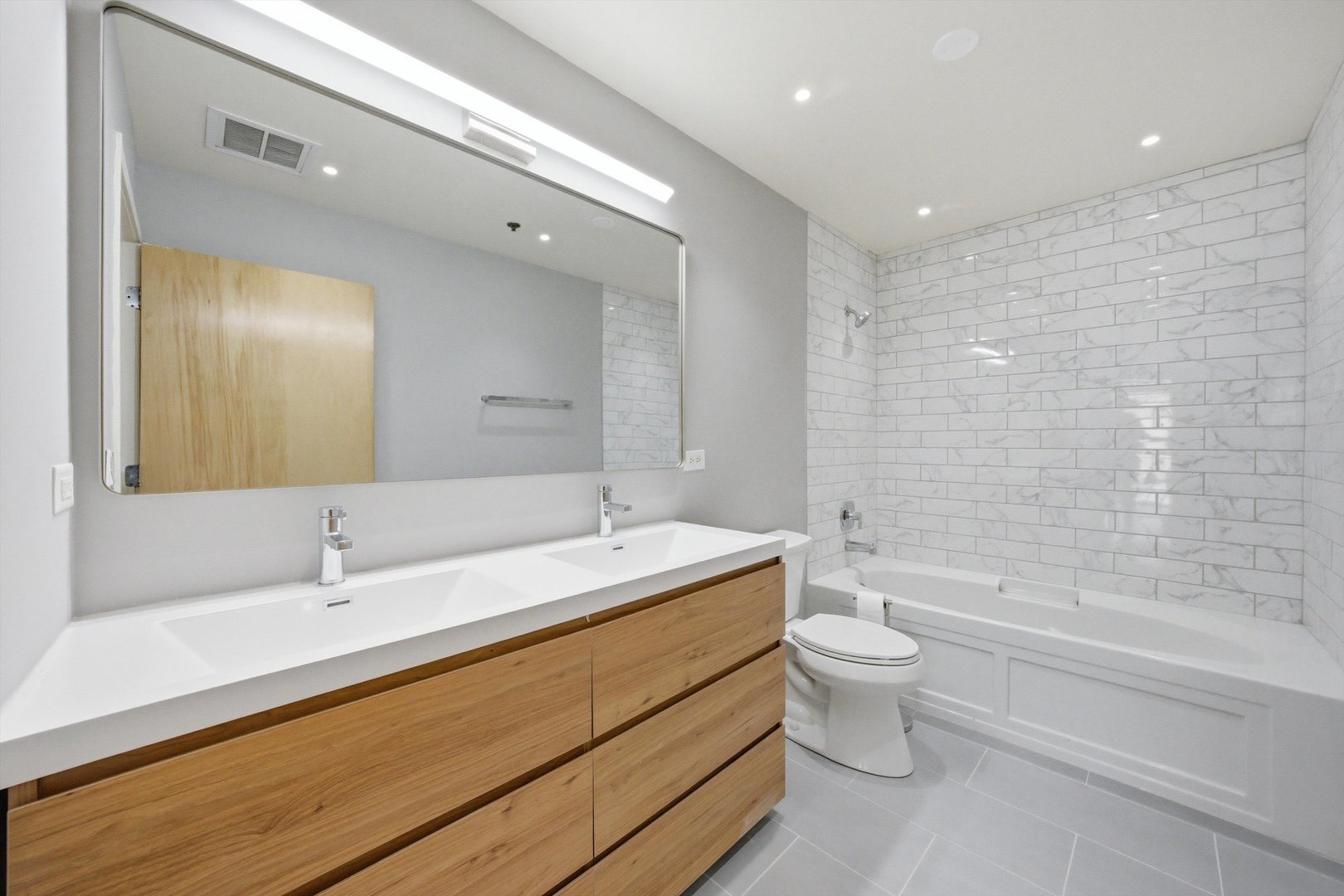 1620 S Michigan Avenue Unit: 903