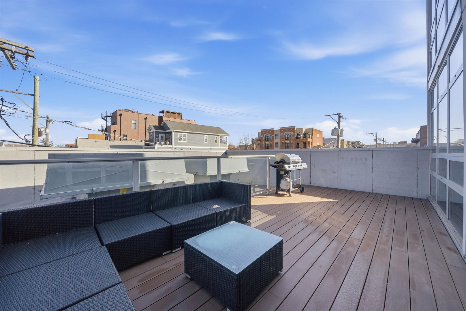 1610 W Fullerton Avenue Unit: 207