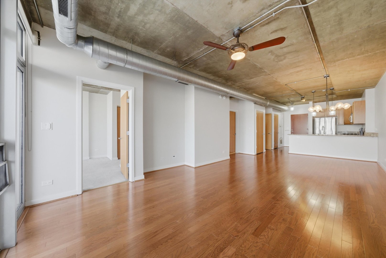 1610 W Fullerton Avenue Unit: 207