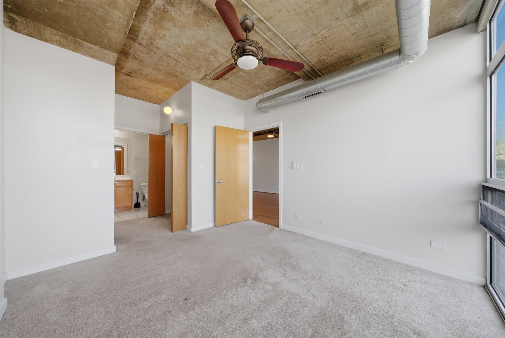 1610 W Fullerton Avenue Unit: 207