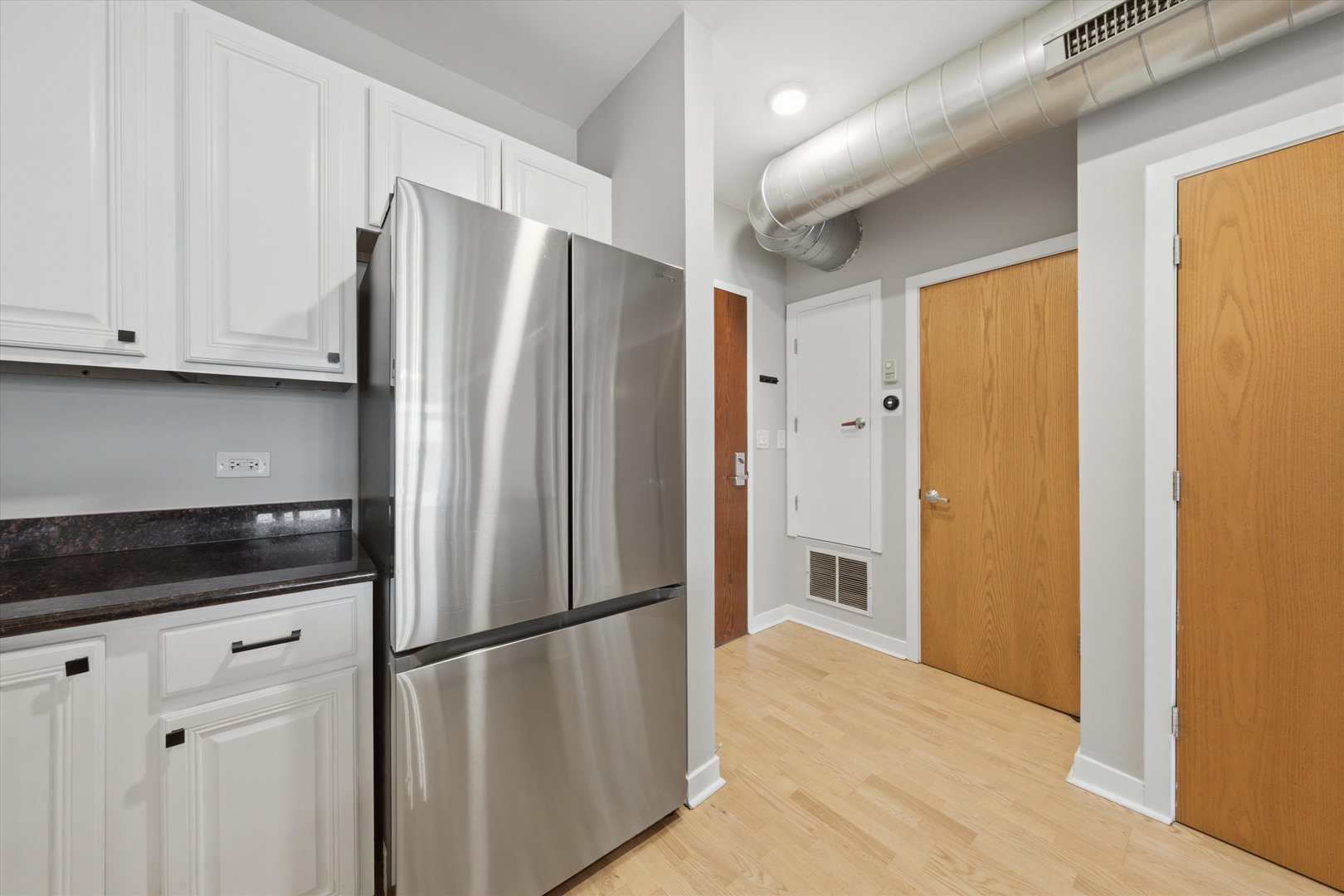 1610 W Fullerton Avenue Unit: 403