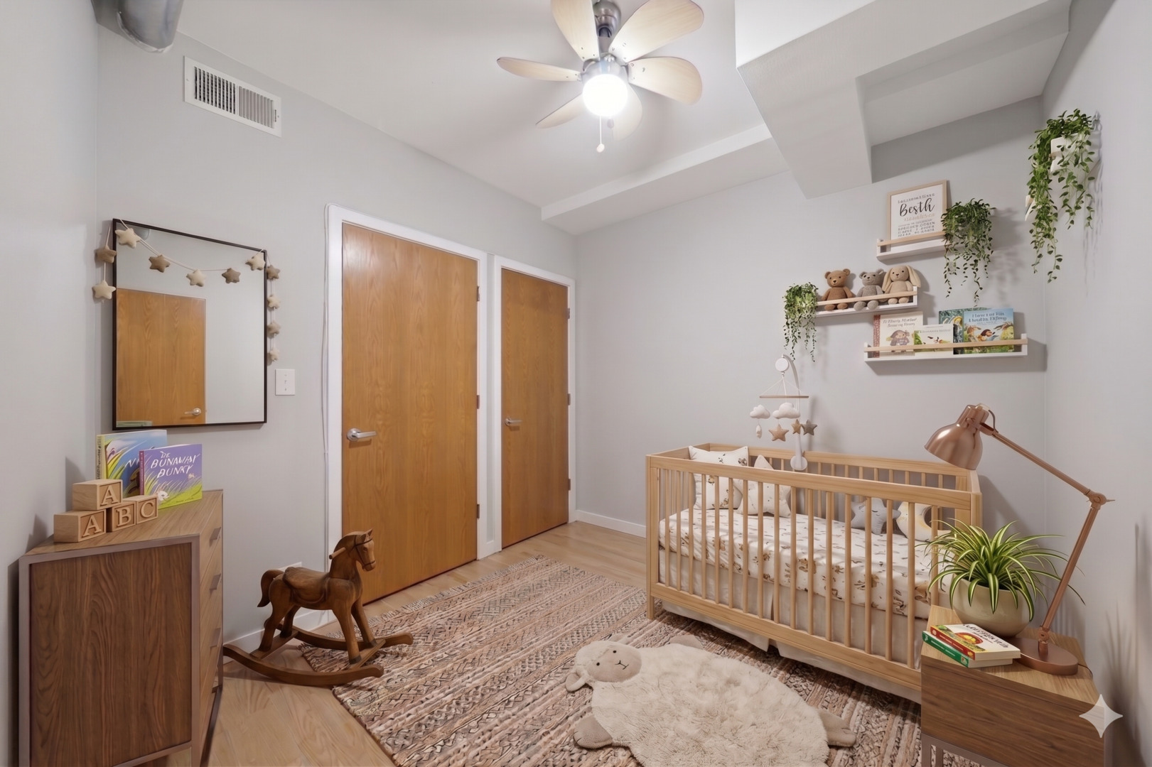 1610 W Fullerton Avenue Unit: 403