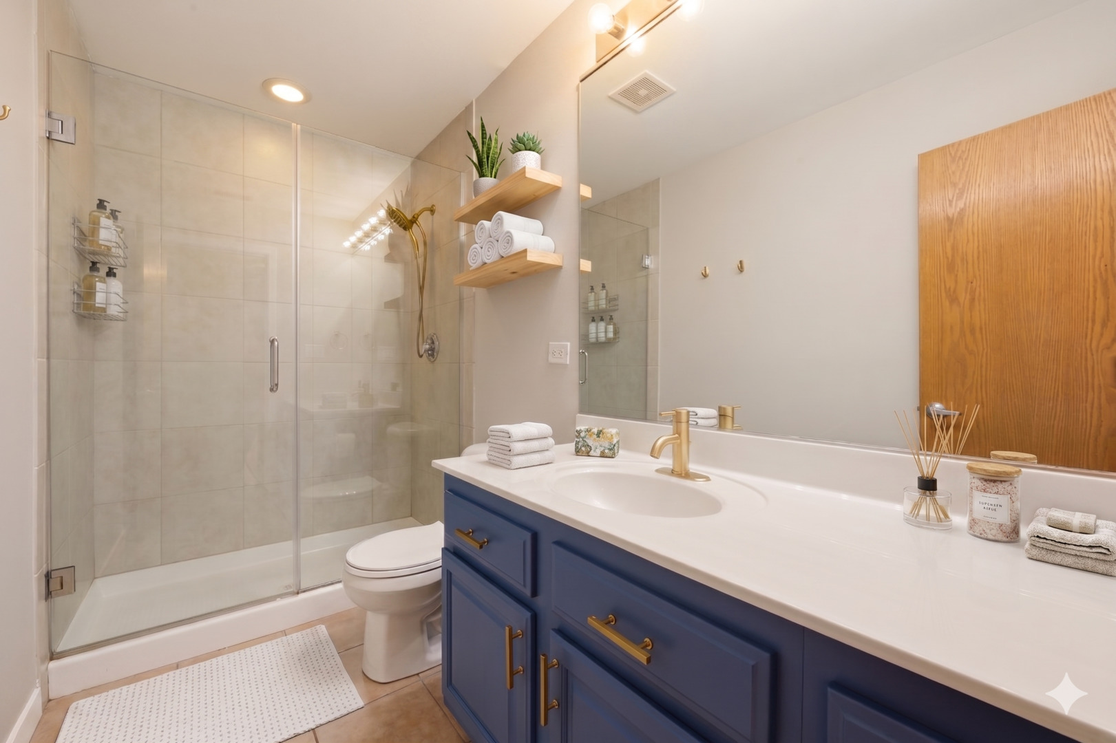 1610 W Fullerton Avenue Unit: 403