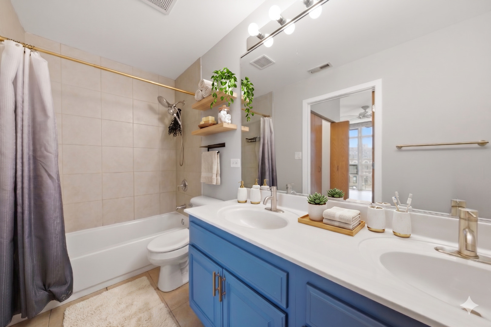 1610 W Fullerton Avenue Unit: 403