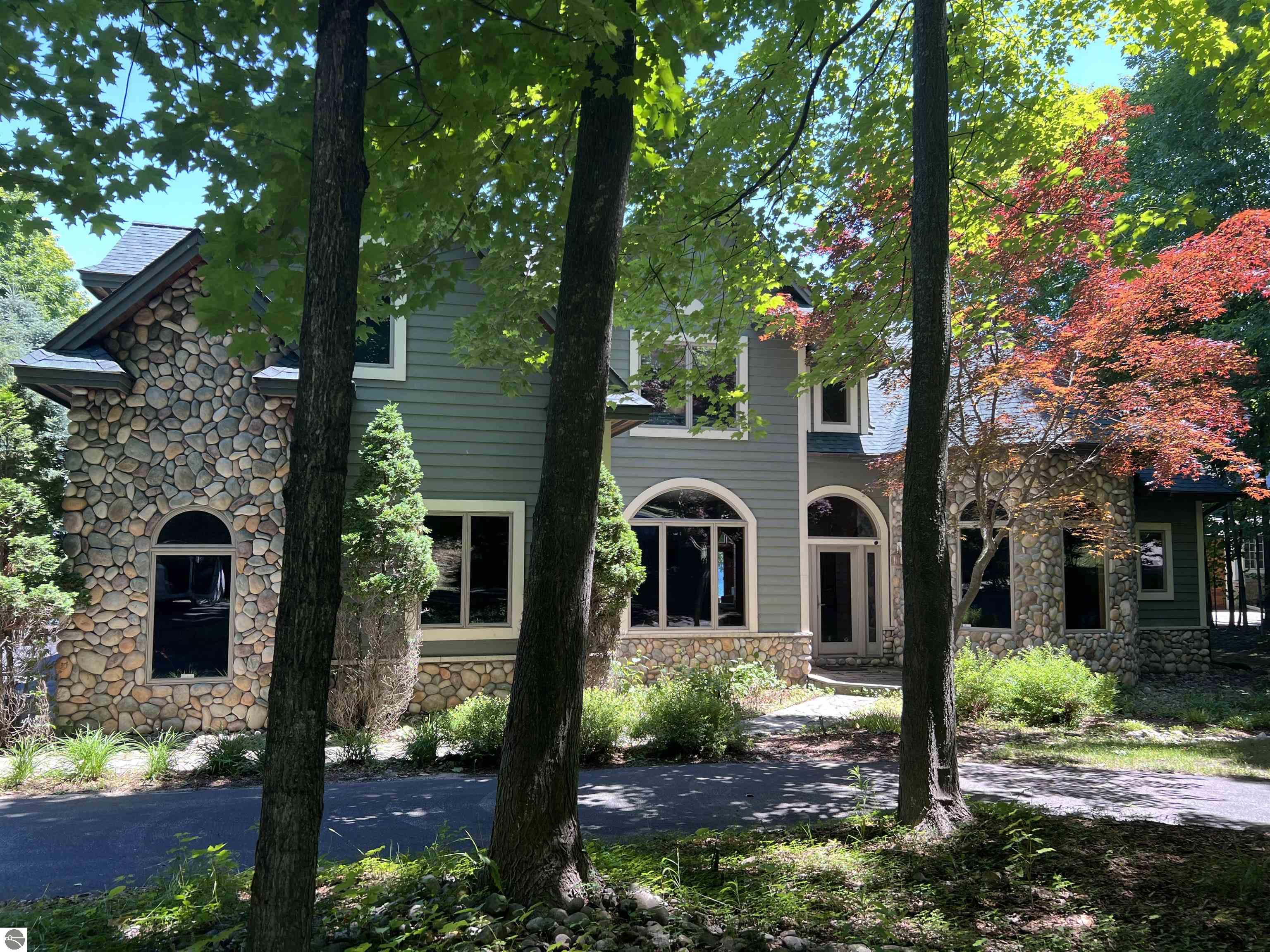 8223 Wallen Lane