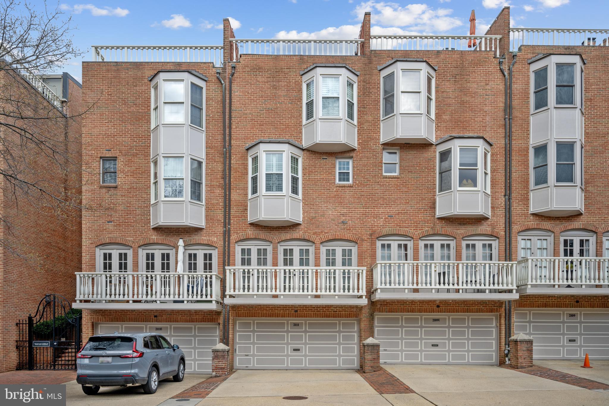 2111 O St NW #B