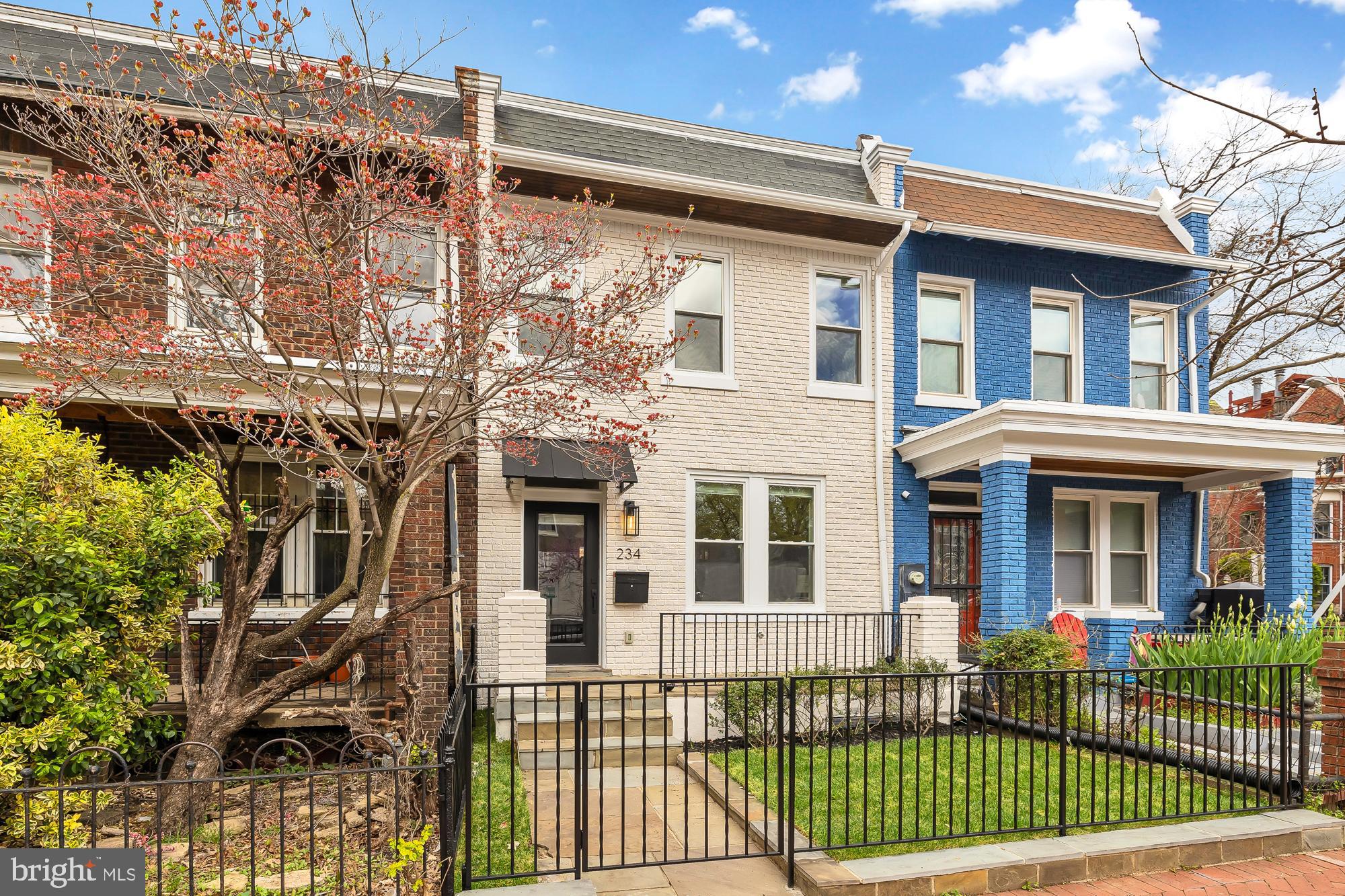234 F St NE