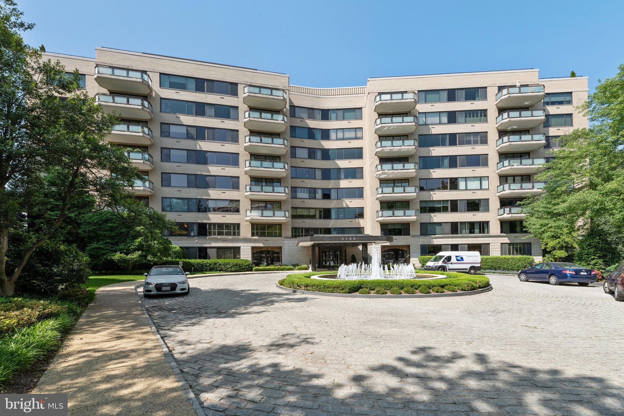 2700 Calvert St NW #111