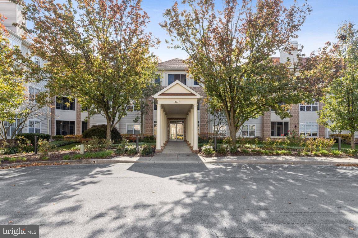 2111 Ganton GREEN Unit: 207