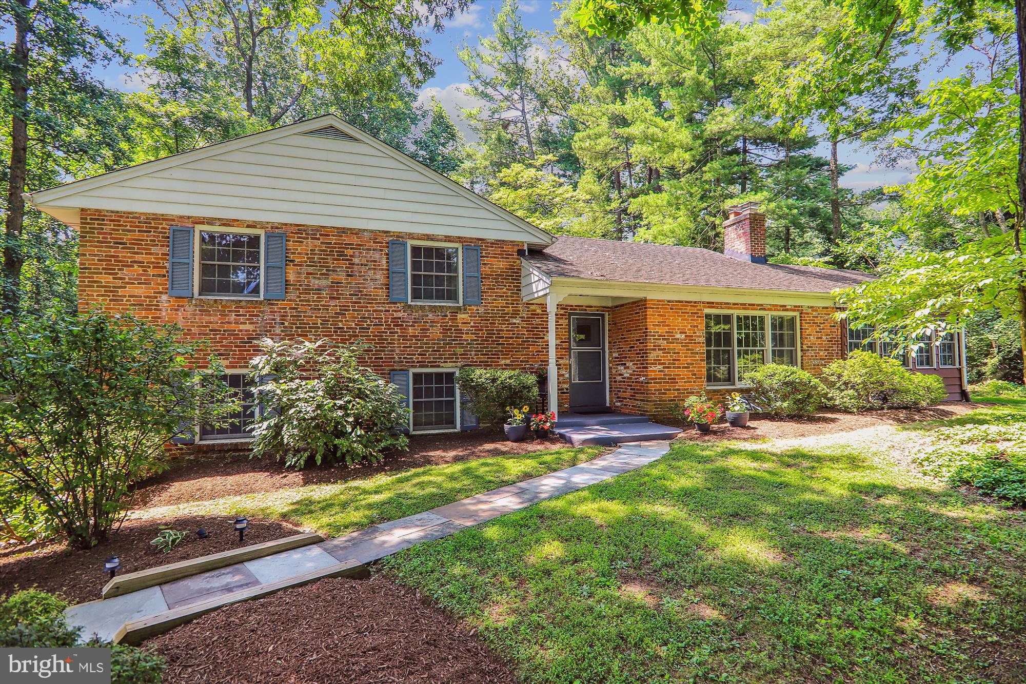 1916 Norvale Rd