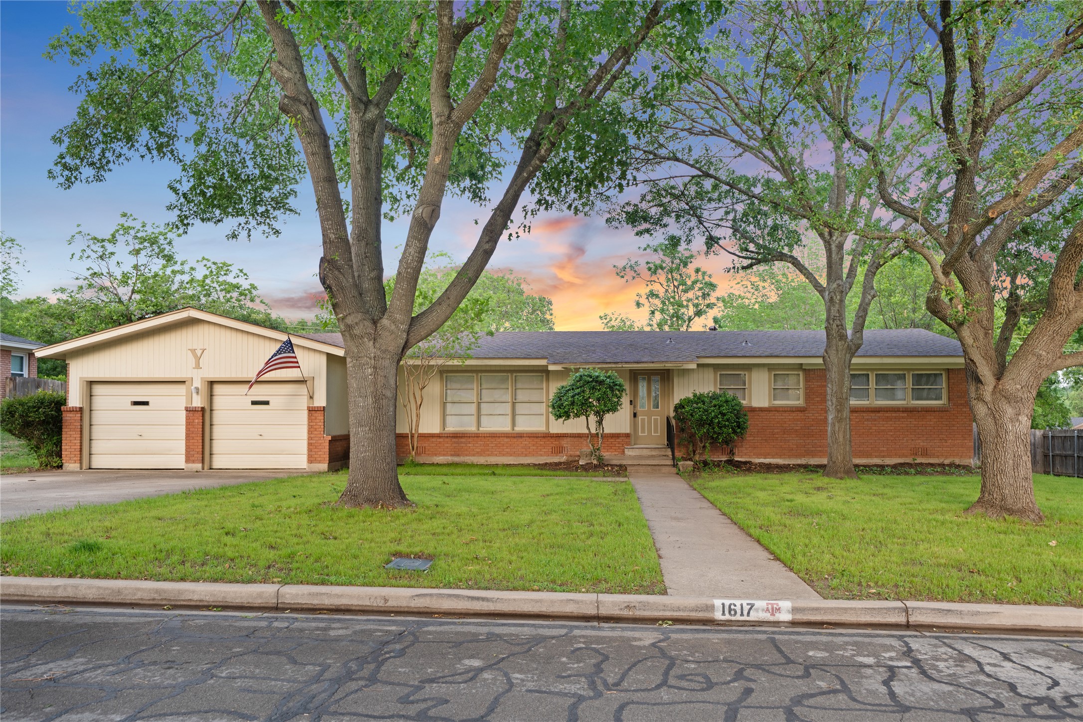 1617 Hilltop Drive