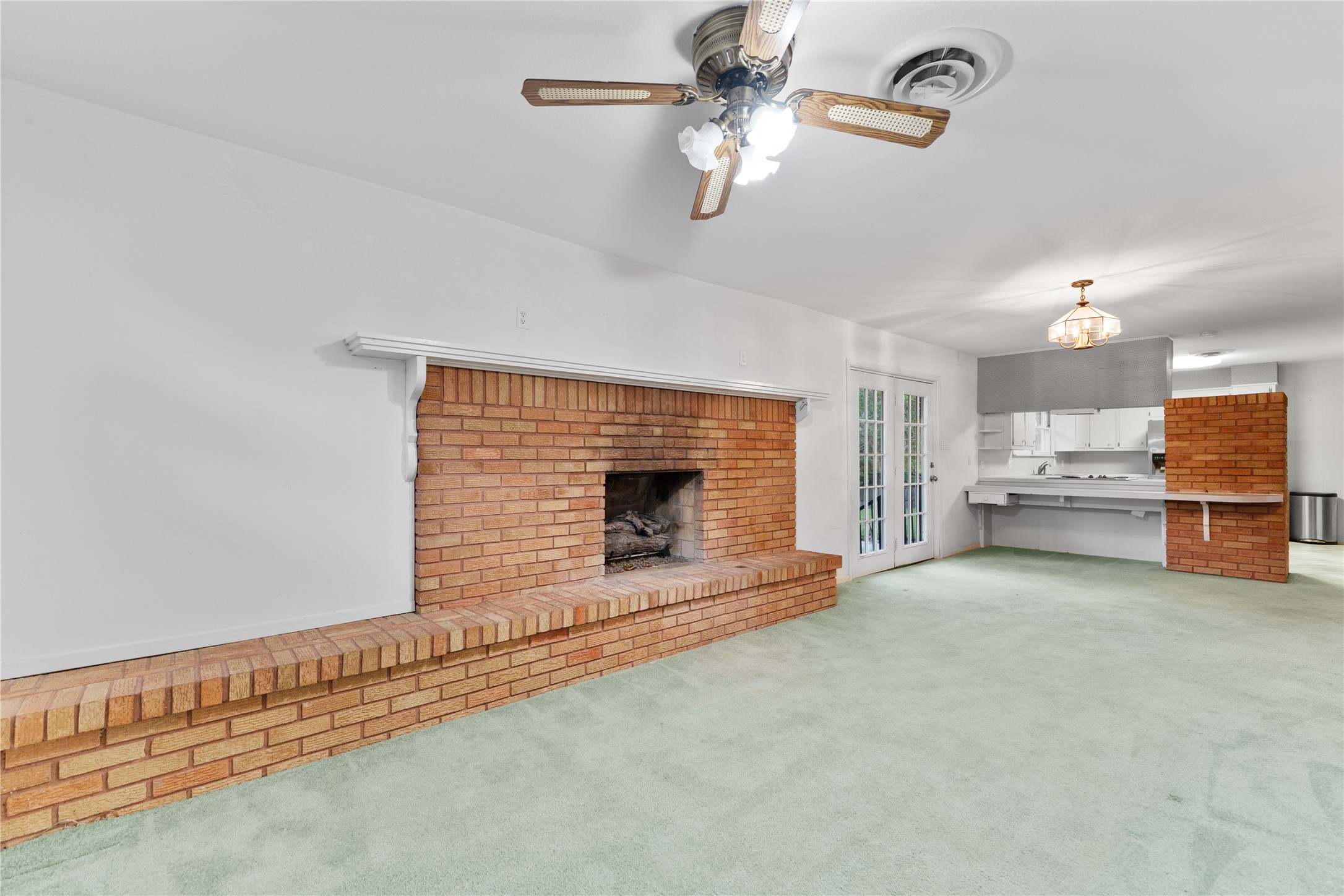 1617 Hilltop Drive