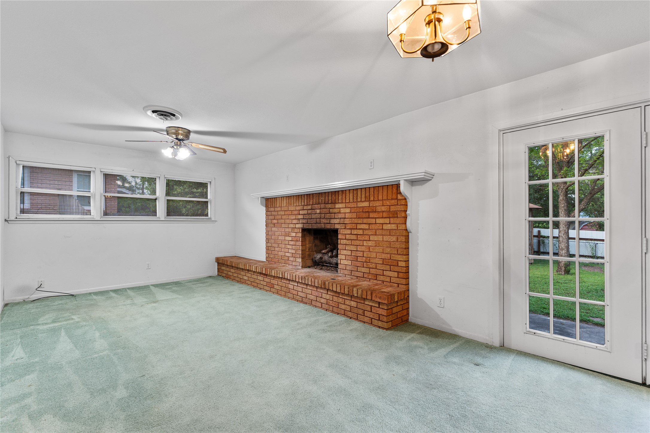 1617 Hilltop Drive