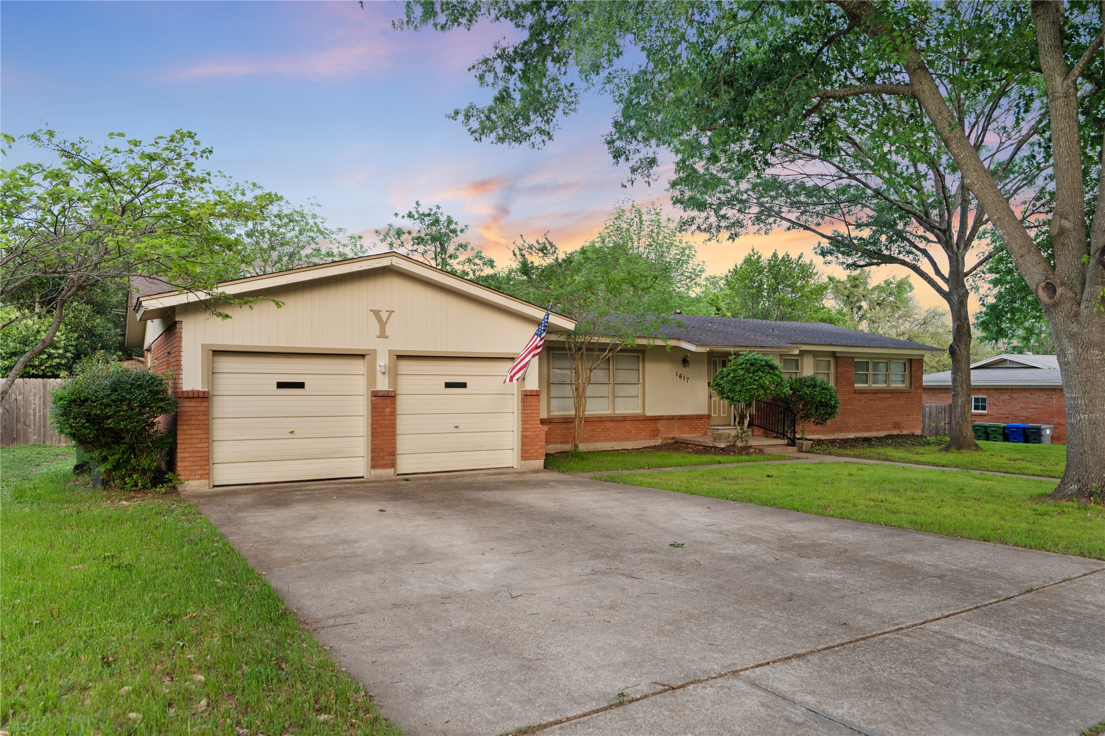 1617 Hilltop Drive