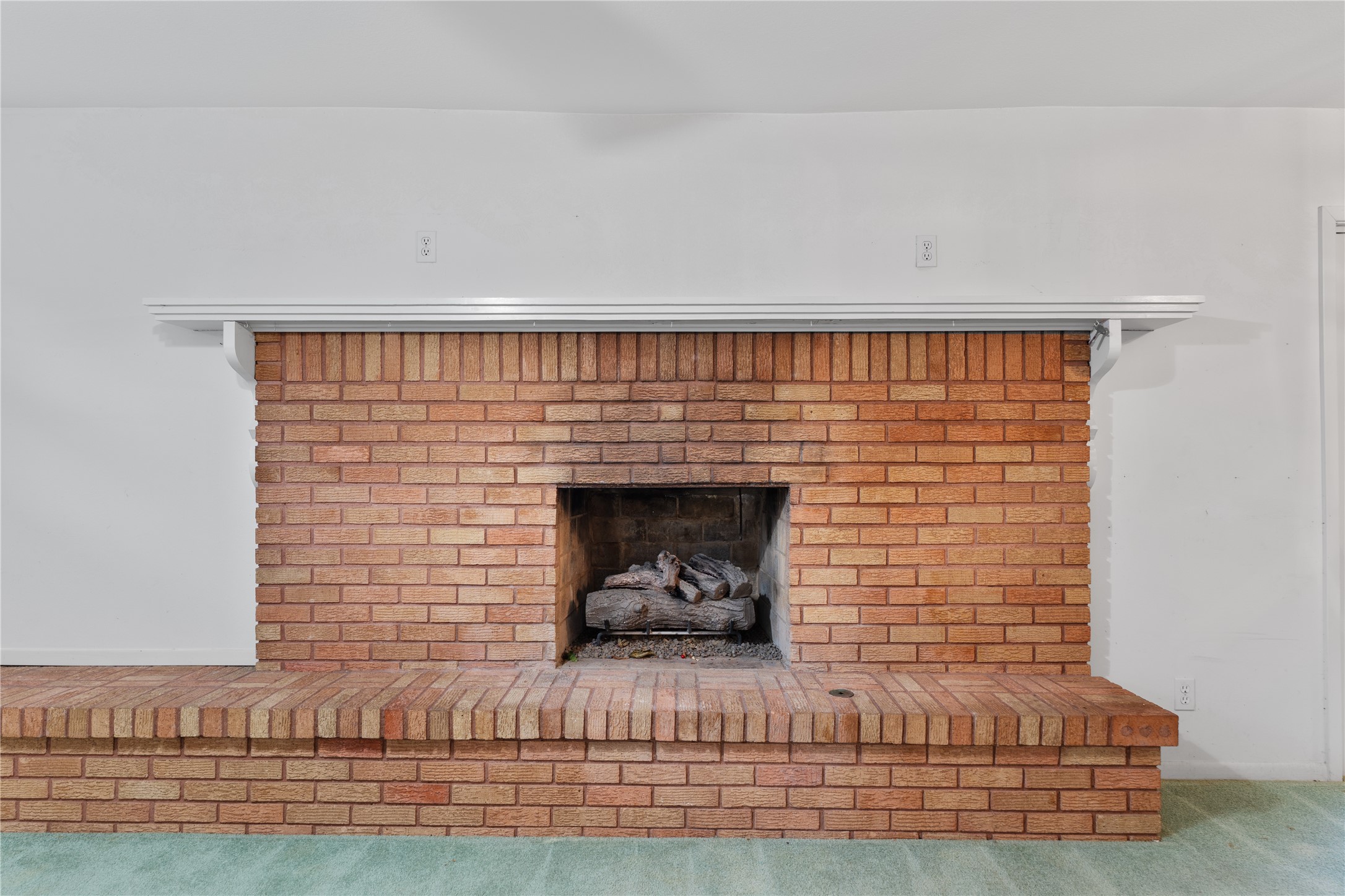 1617 Hilltop Drive