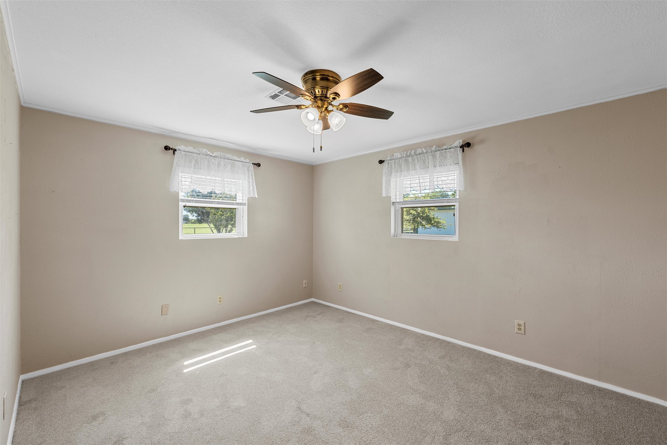 1684 Hamilton Drive
