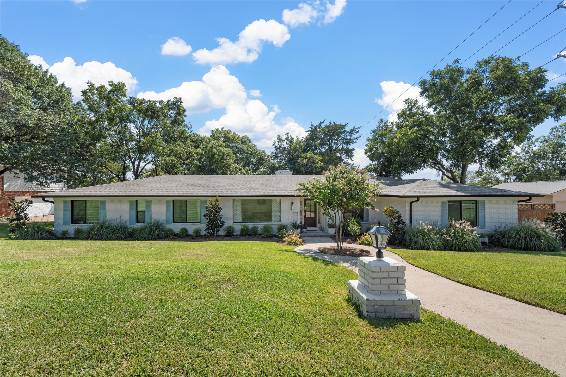 9041 Oriole Drive