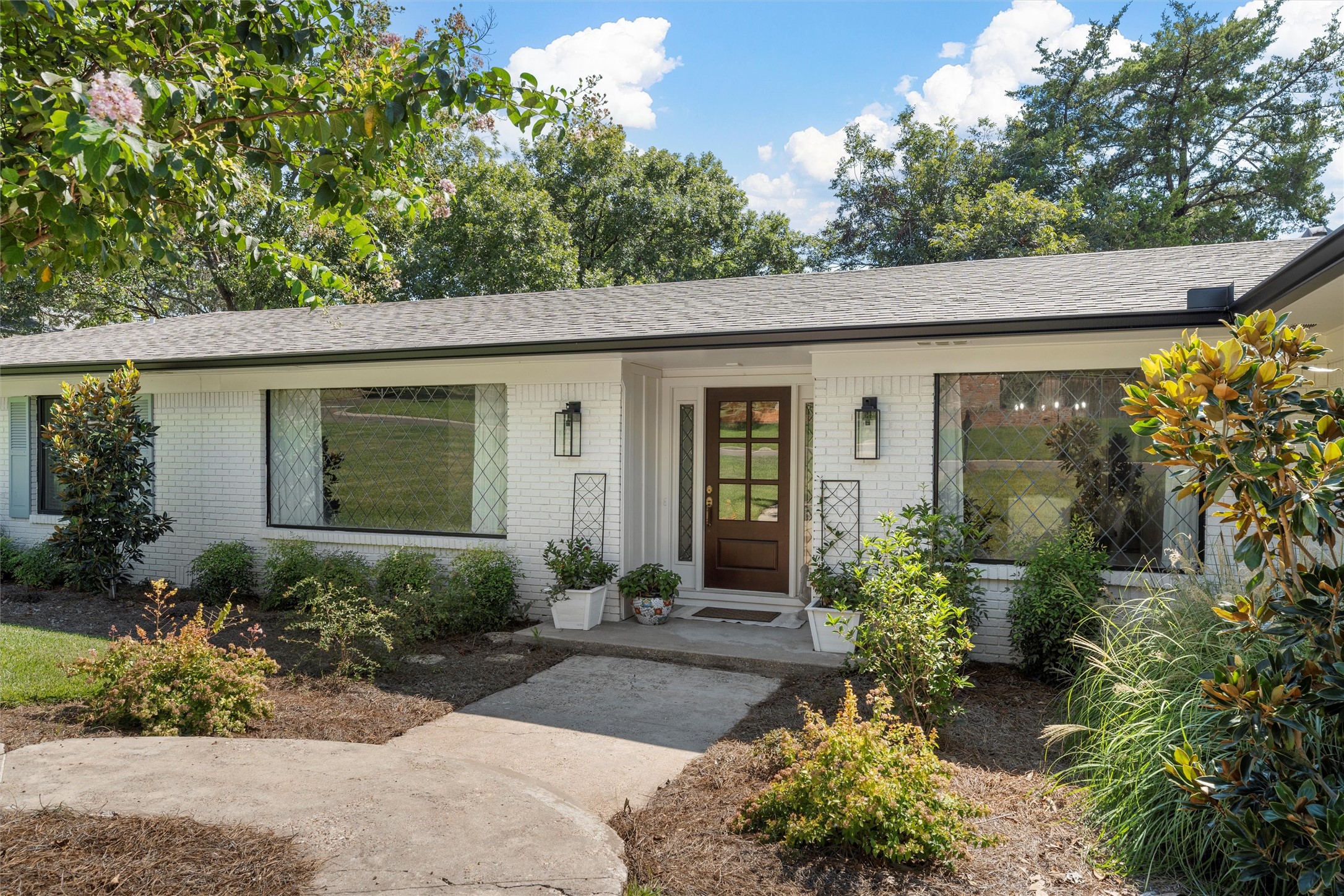 9041 Oriole Drive