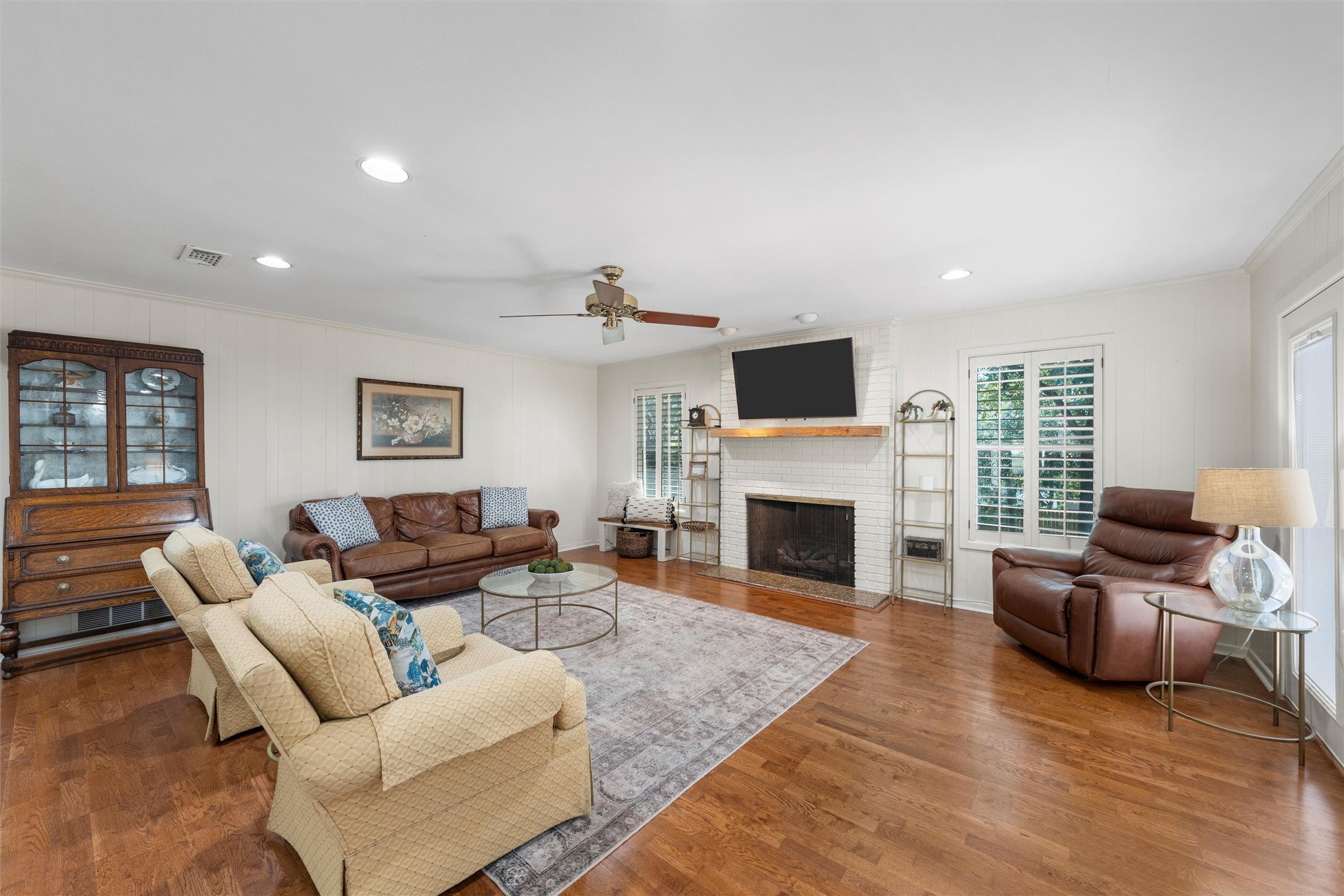 9041 Oriole Drive