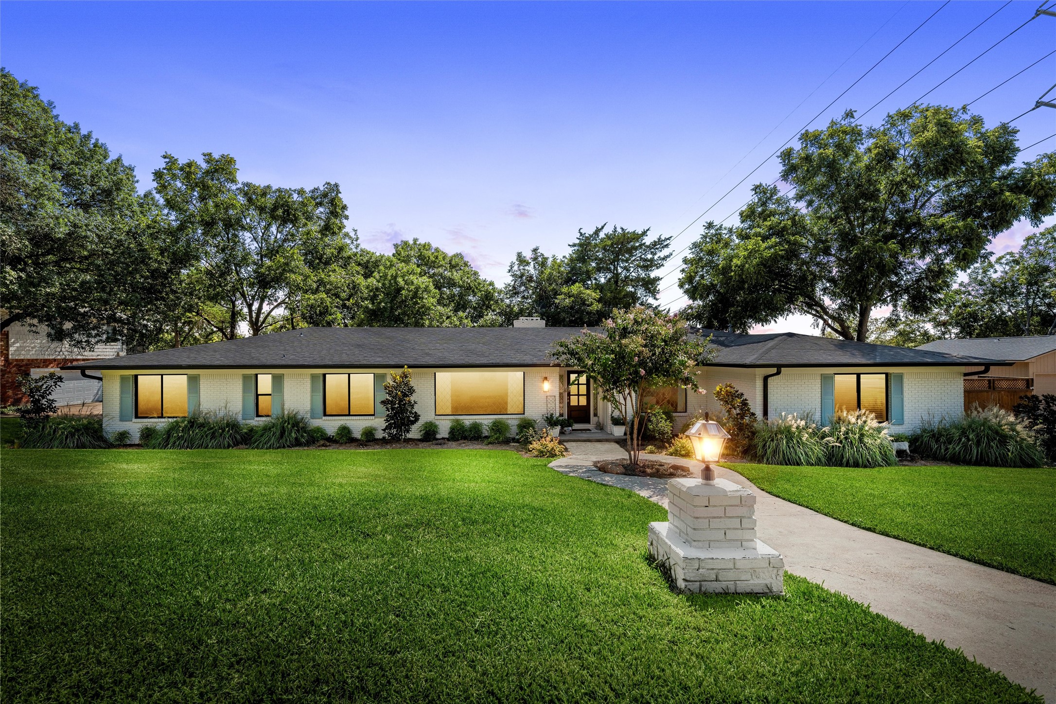9041 Oriole Drive