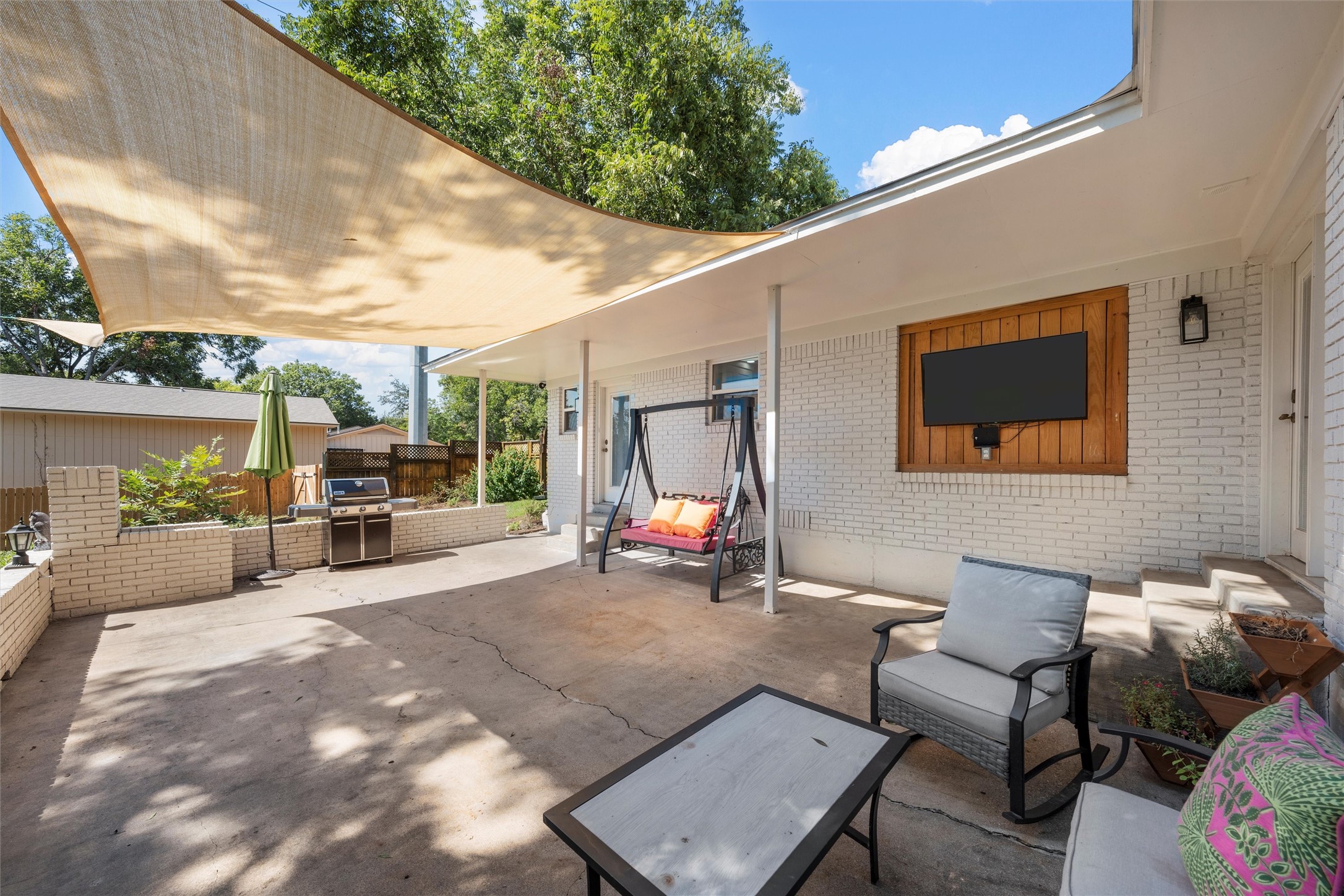 9041 Oriole Drive