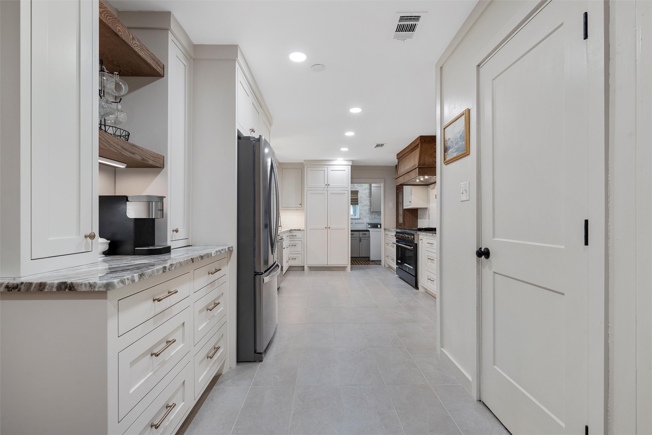 9041 Oriole Drive