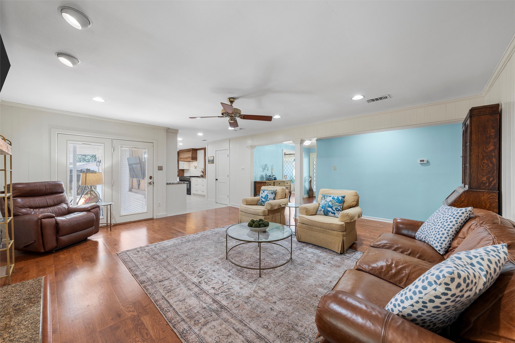 9041 Oriole Drive